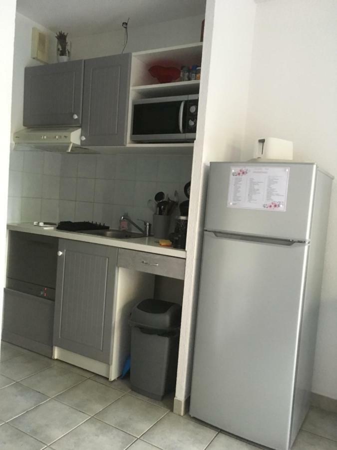 Sanary Sur Mer Appartement 30M2 T2 Avec Terrasse Piscine 10Min A Pied De La Plage 외부 사진